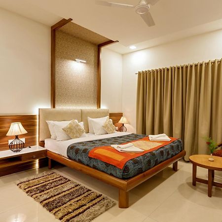 Hotel Woodland Colhapur Exterior foto
