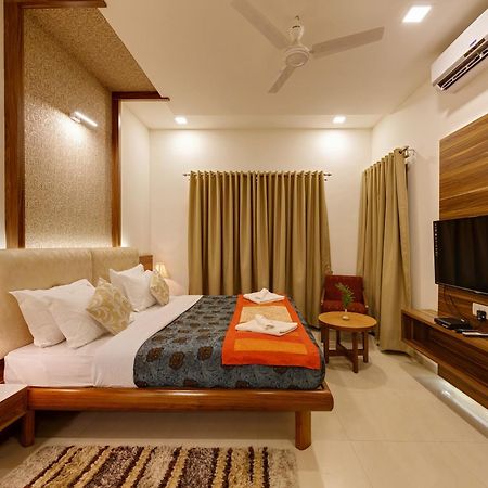 Hotel Woodland Colhapur Exterior foto