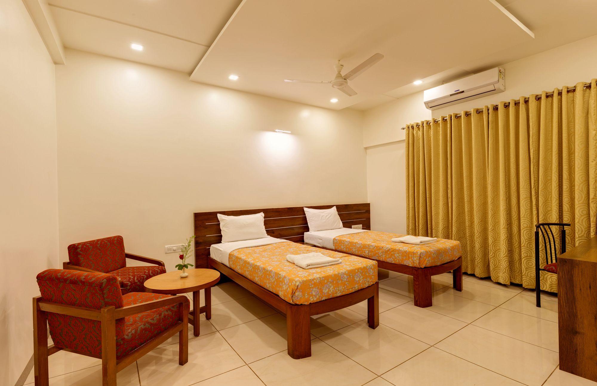 Hotel Woodland Colhapur Exterior foto