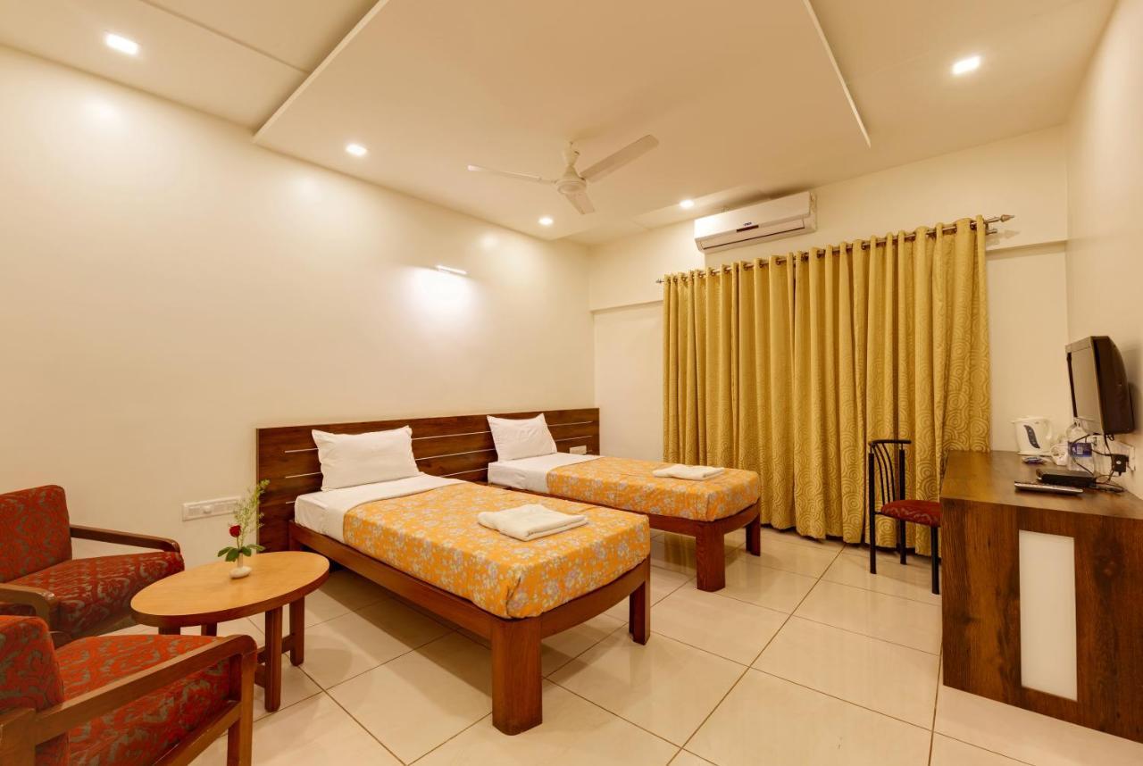 Hotel Woodland Colhapur Exterior foto