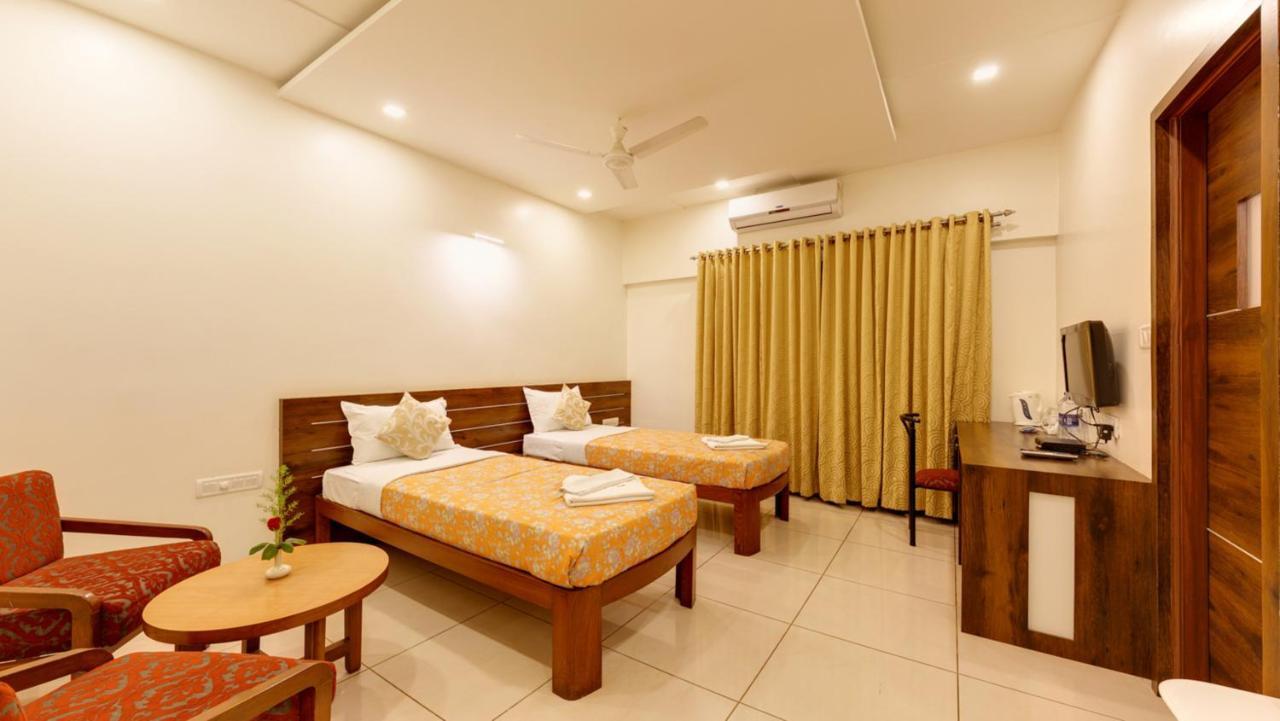 Hotel Woodland Colhapur Exterior foto