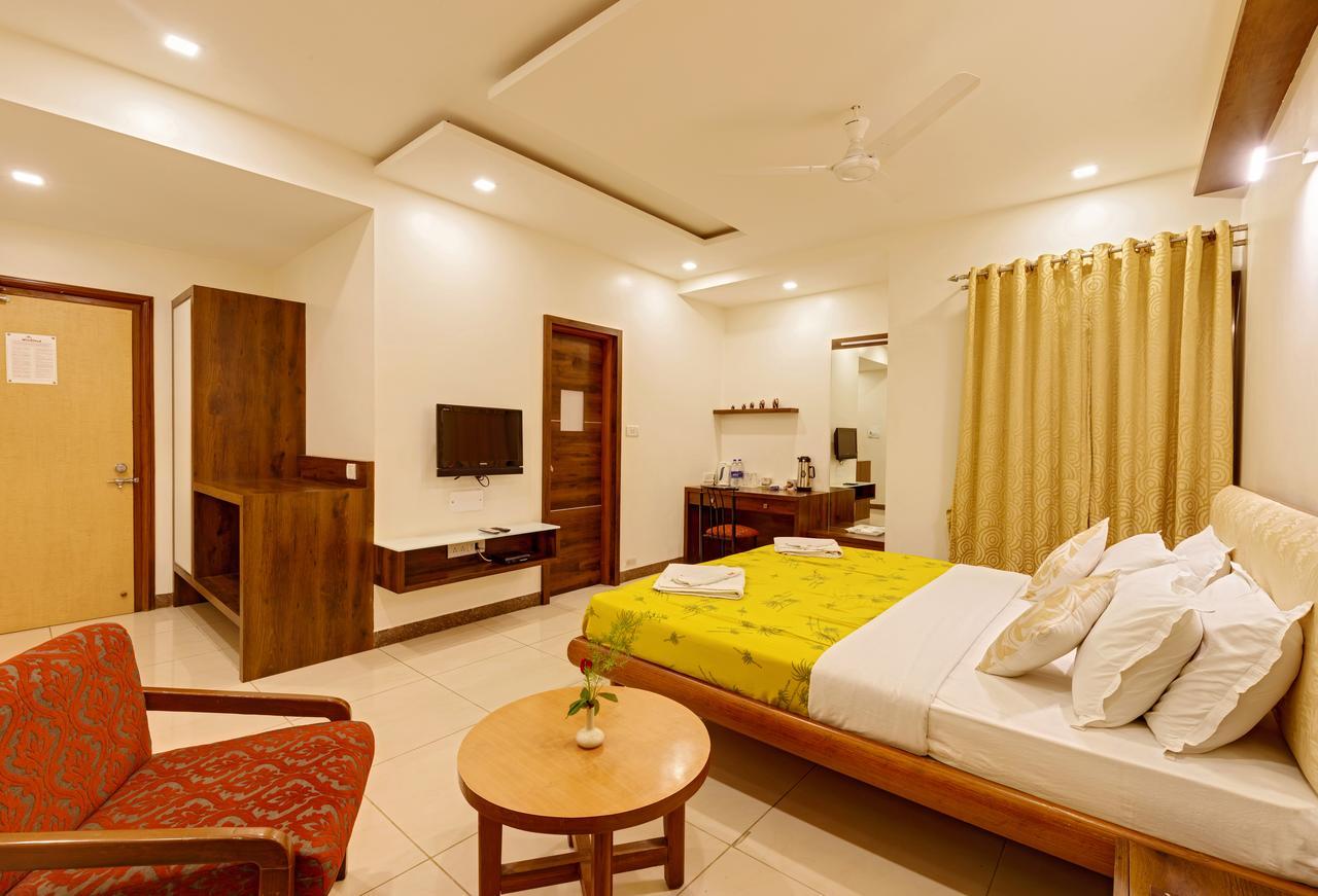 Hotel Woodland Colhapur Exterior foto