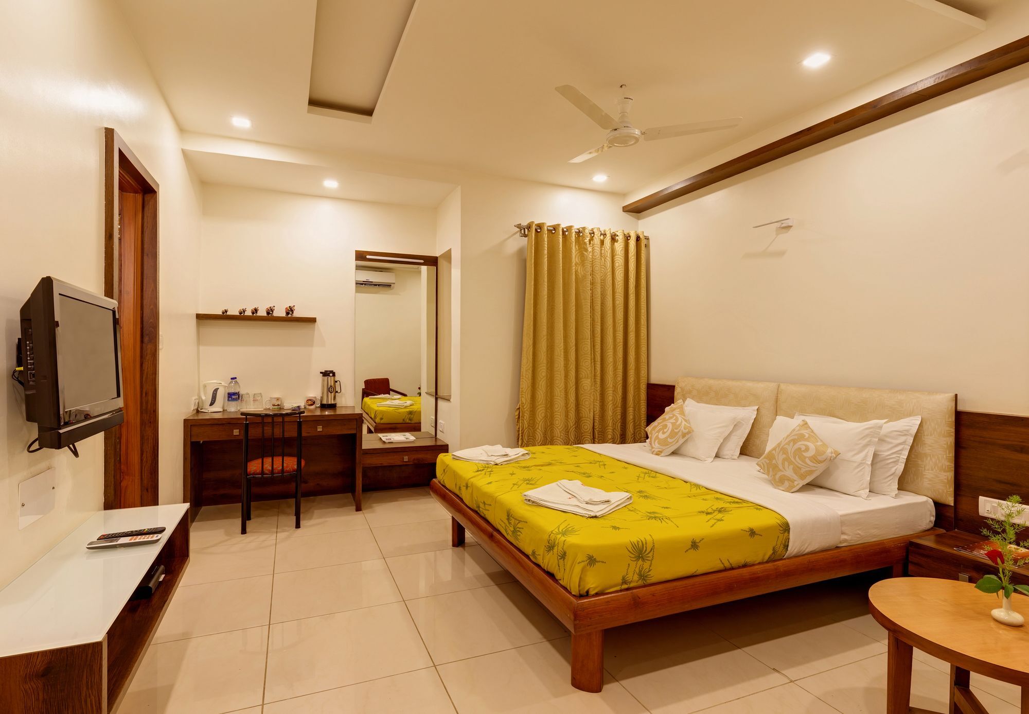 Hotel Woodland Colhapur Exterior foto